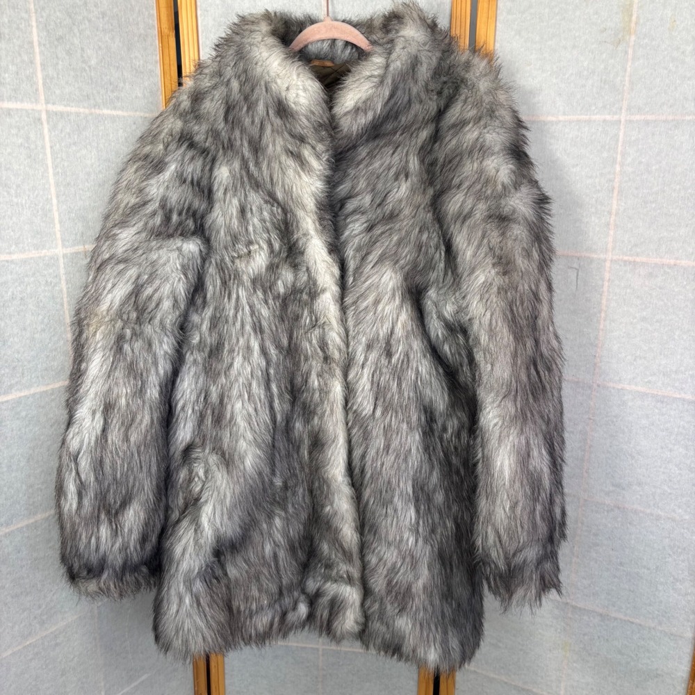 Vintage Faux Fur Coat Women XL Gray White‎ Wolf Pattern Shaggy Quilted Lined Y2K